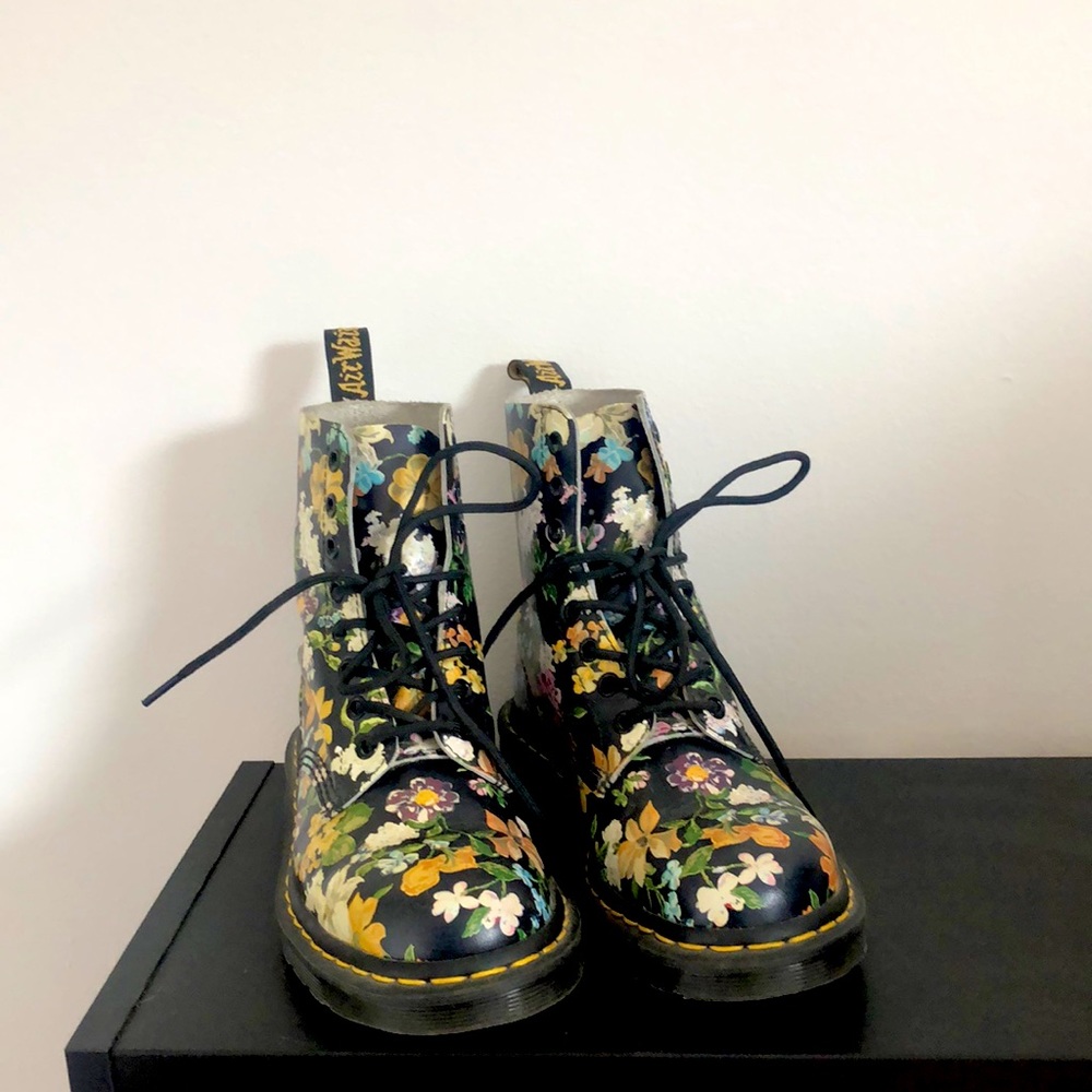 Darcy Floral 1460 Pascal Dr. Martens